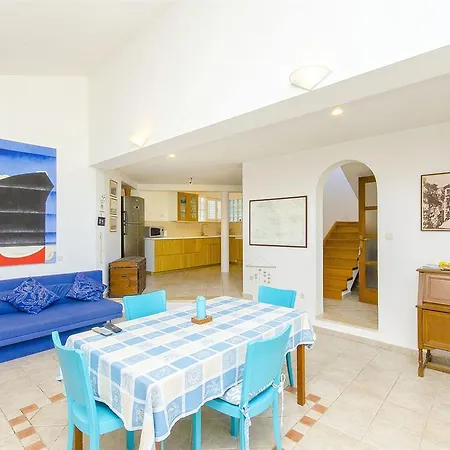 Сasa de vacaciones House Ivno